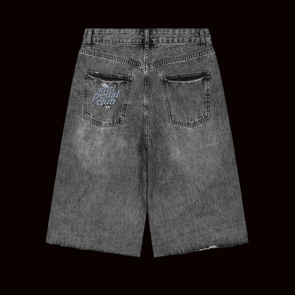 Chrome anti pedal club dice Jean shorts