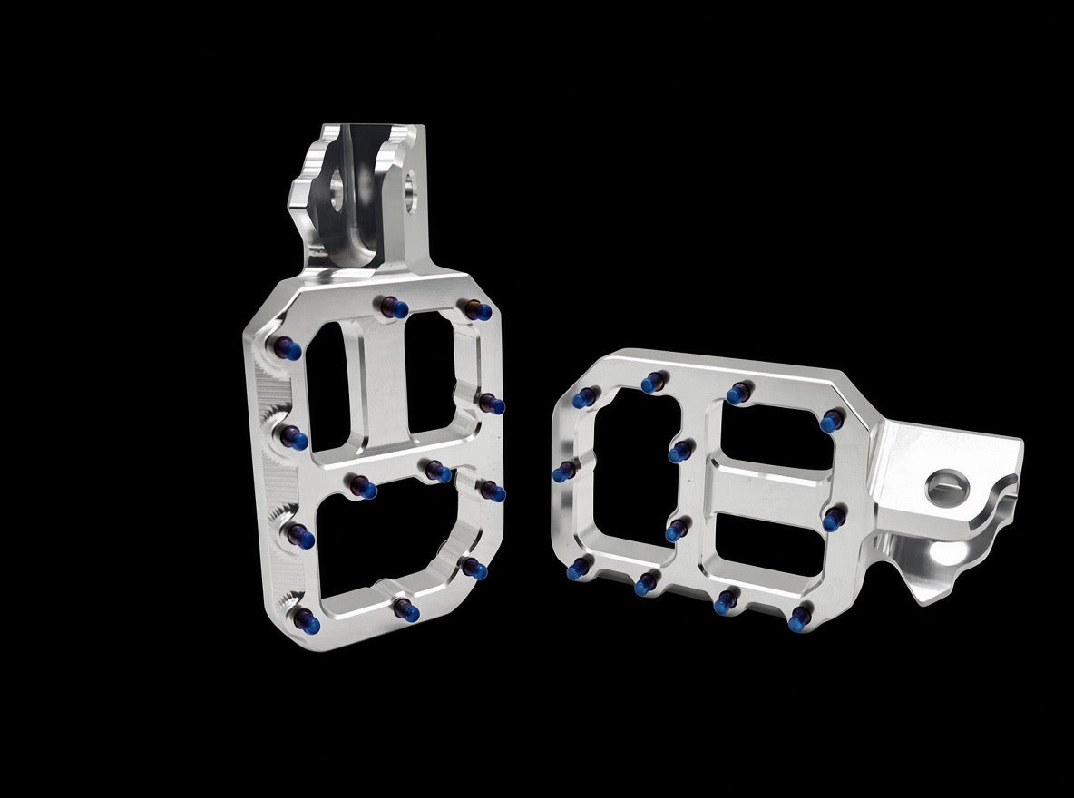 BilletAndCo Billet Wide Foot Pegs in Chrome